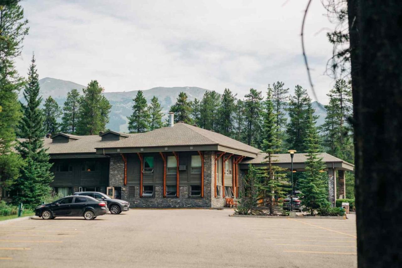 Mountaineer Lodge Lake Louise Εξωτερικό φωτογραφία